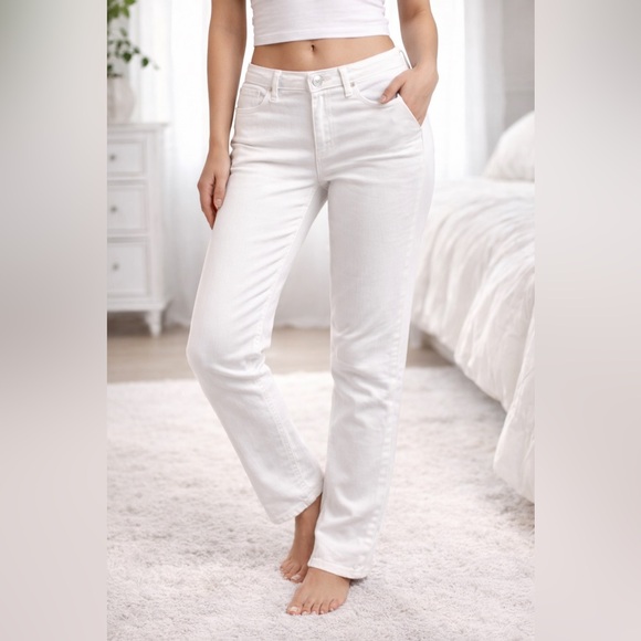 PAIGE Denim - PAIGE White Denim Jeans Women’s Size 28 Mid Rise Straight Leg Premium designer